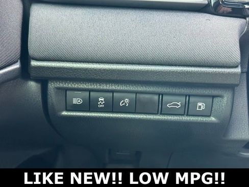 Used 2026 Toyota Camry LE image 19