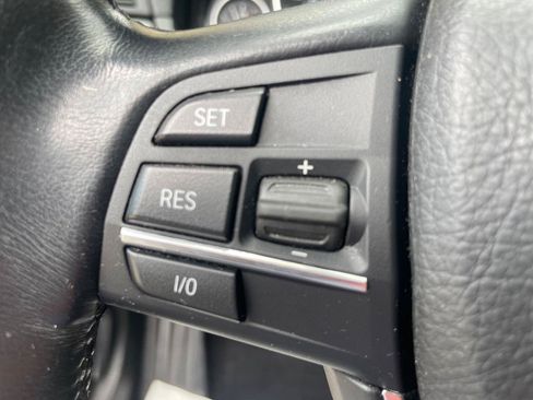 Used 2011 BMW 550i xDrive Sedan AWD/4WD image 24