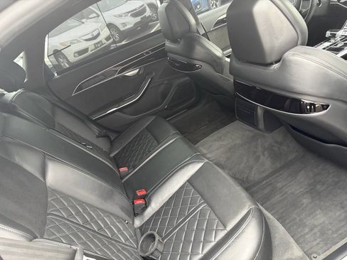 Used 2020 Audi S8 L image 19