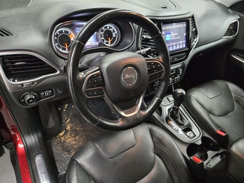 Used 2019 Jeep Cherokee Limited image 7