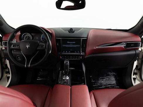 Used 2021 Maserati Levante S AWD/4WD image 36