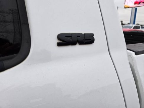 Used 2017 Toyota Tundra SR5 w/ SR5 Upgrade Package RWD image 9