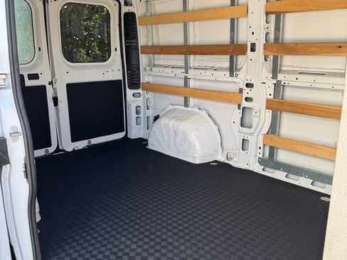 Used 2025 RAM ProMaster 2500 w/ U-Haul Equipment Group FWD image 14