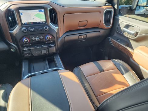 Used 2023 Chevrolet Silverado 2500 High Country image 21