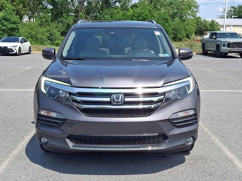 Used 2018 Honda Pilot Elite image 2