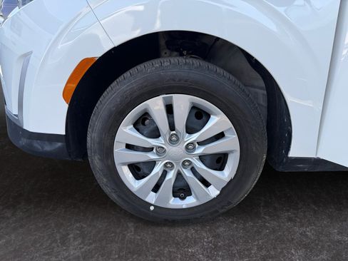 Used 2025 Kia Soul LX FWD image 12
