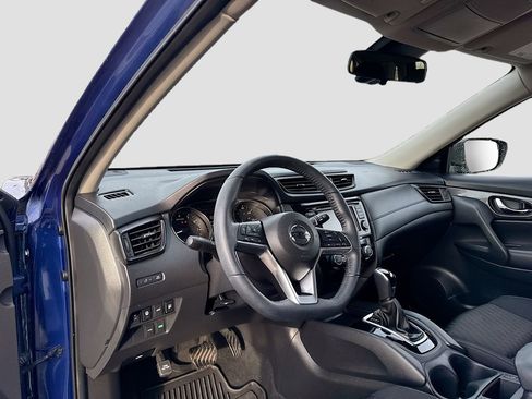 Used 2020 Nissan Rogue SV image 8