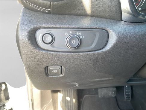 Used 2025 Chevrolet Blazer LT FWD image 22