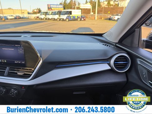 Used 2025 Chevrolet Trax LS w/ LS Convenience Package image 24