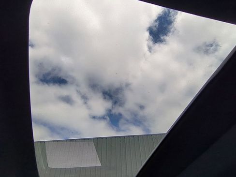 Used 2018 Ford Explorer XLT w/ Equipment Group 202A image 15