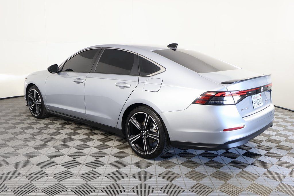 Used 2025 Honda Accord Sport image 6