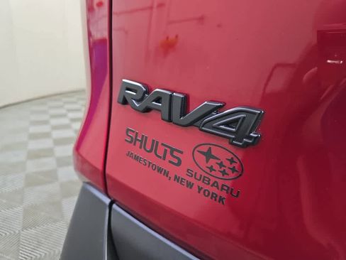 Used 2022 Toyota RAV4 XLE w/ Convenience Package image 18