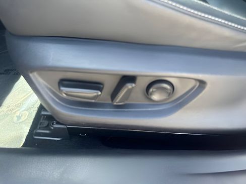 Used 2025 Toyota Camry SE FWD image 10