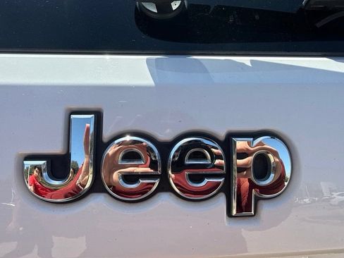 Used 2016 Jeep Grand Cherokee Laredo w/ Quick Order Package 23E RWD image 14