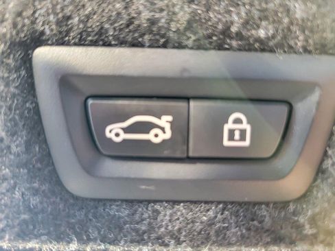 Used 2023 BMW 530e xDrive w/ Premium Package image 21