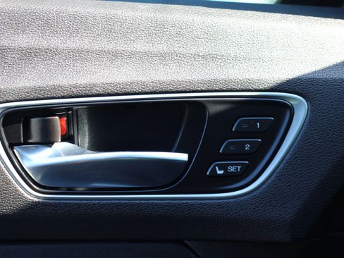 Used 2019 Acura TLX FWD image 21