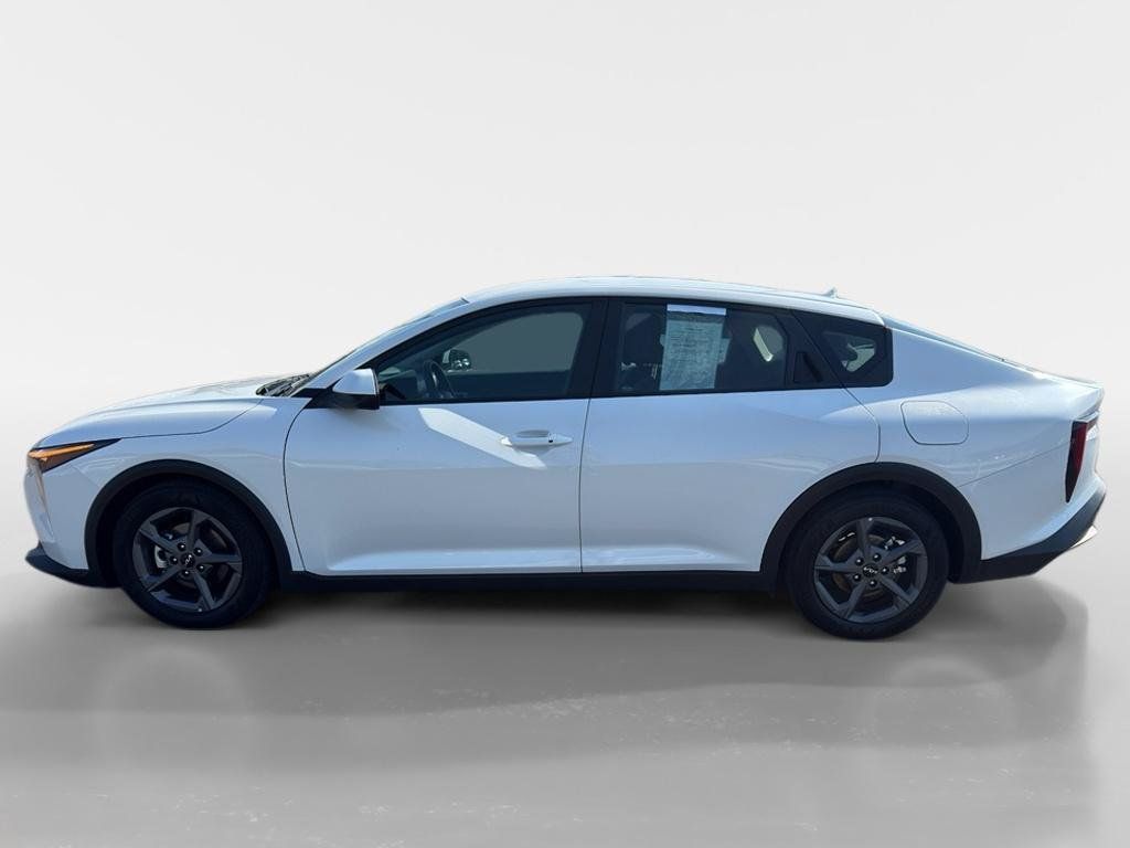 Used 2025 Kia K4 FWD image 2