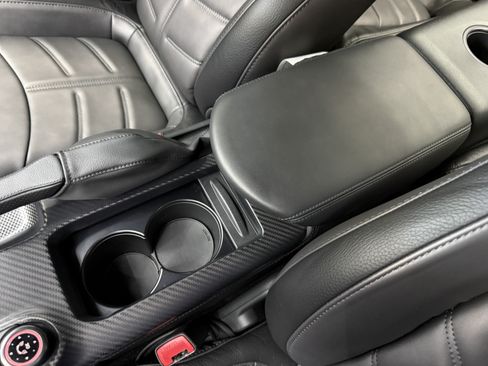 Used 2020 Nissan GT-R Premium AWD/4WD image 23