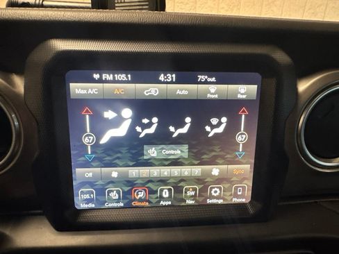 Used 2021 Jeep Wrangler Unlimited Sahara AWD/4WD image 14