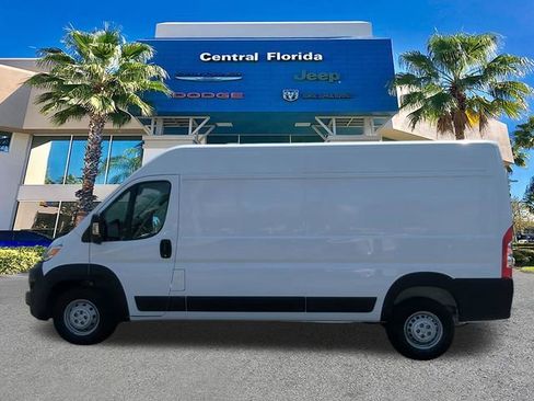Used 2025 RAM ProMaster 2500 w/ Convenience Group FWD image 8
