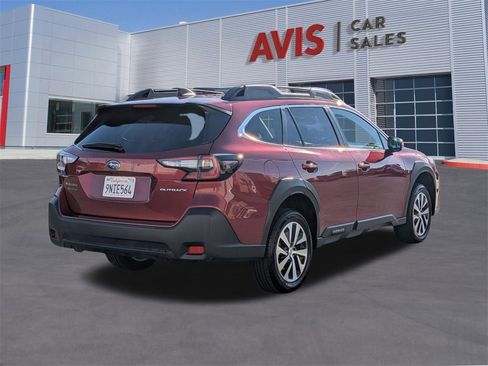 Used 2025 Subaru Outback Premium image 6