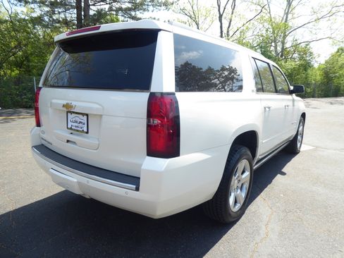 Used 2015 Chevrolet Suburban LTZ AWD/4WD image 10