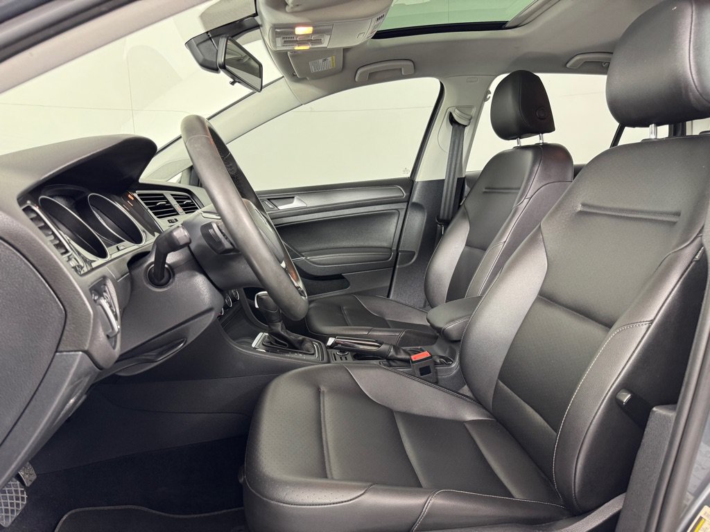 Used 2021 Volkswagen Golf 4-Door FWD image 12