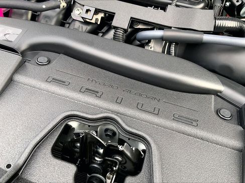 New 2026 Toyota Prius SE image 17