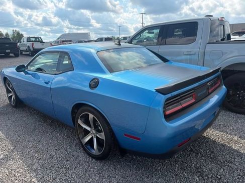 Used 2015 Dodge Challenger R/T RWD image 5