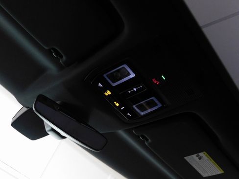 Used 2025 Volkswagen ID. Buzz 1st Edition image 70