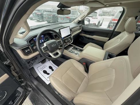 Used 2024 Ford Expedition Limited image 12