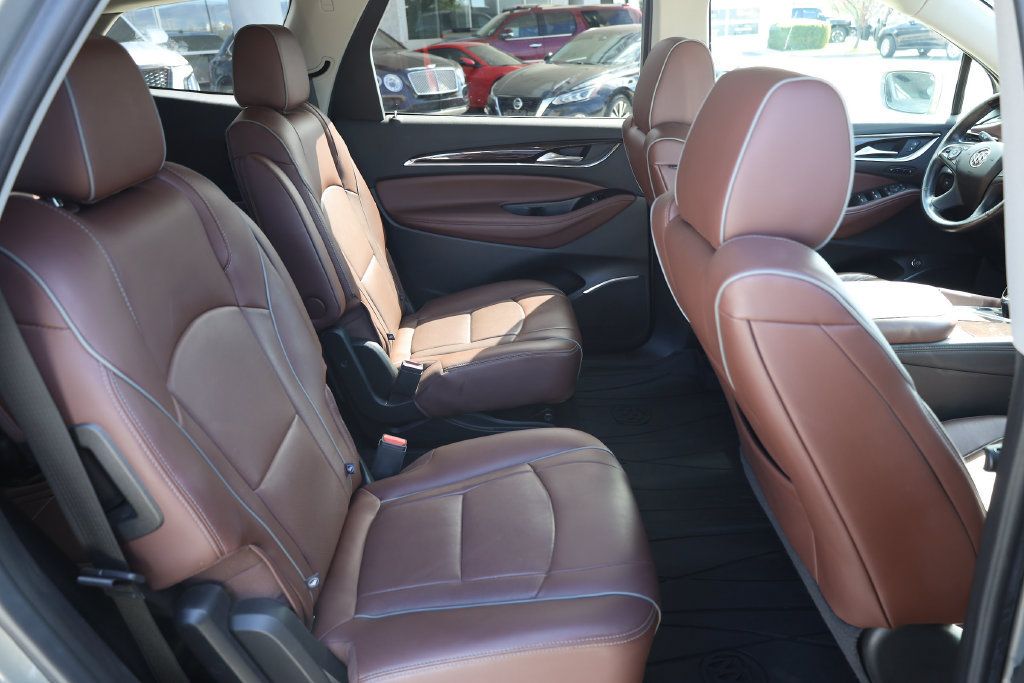 Used 2019 Buick Enclave Avenir w/ Avenir Technology Package AWD/4WD image 18