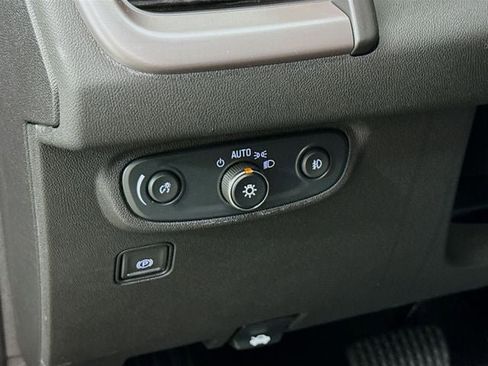 Used 2024 GMC Terrain AT4 w/ Infotainment Package II image 12