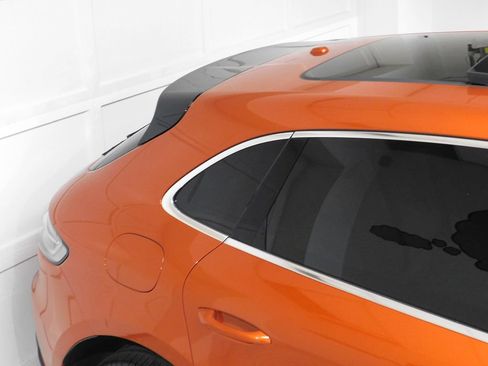 Used 2023 Porsche Macan S AWD/4WD image 7