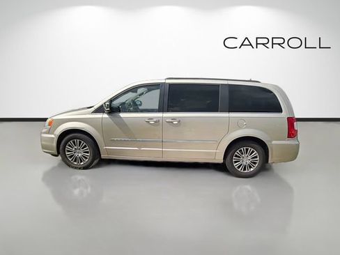 Used 2014 Chrysler Town & Country Touring-L FWD image 6