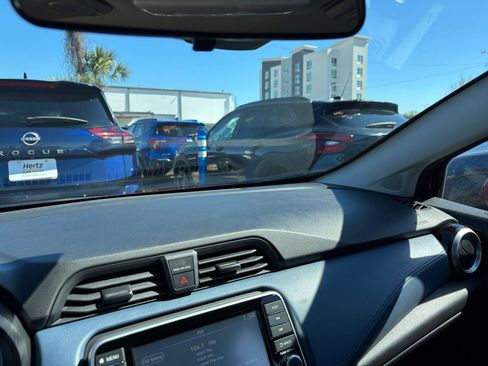 Used 2025 Nissan Versa SV image 35