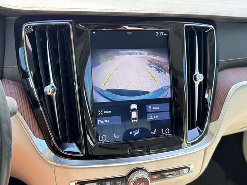 Used 2019 Volvo S60 T5 Inscription image 25