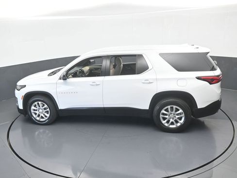 Used 2022 Chevrolet Traverse LS image 50