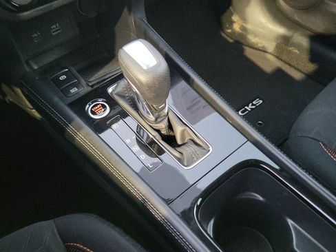 Used 2023 Nissan Kicks SR image 13