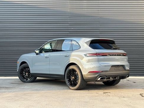Certified 2026 Porsche Cayenne AWD/4WD image 3