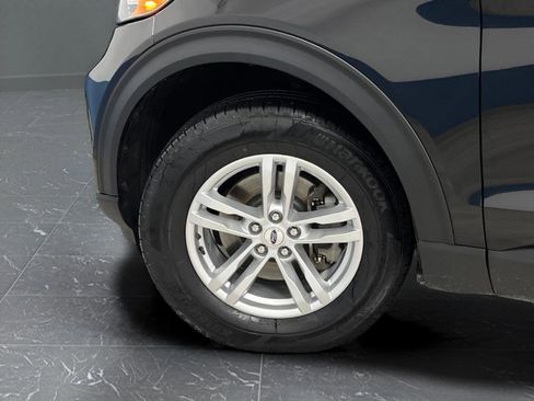 Used 2023 Ford Explorer XLT image 35