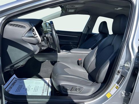 Used 2023 Toyota Camry SE image 8