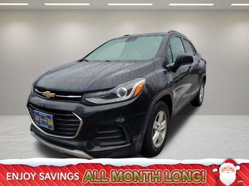 Used 2018 Chevrolet Trax LT w/ Sun & Sound Package image 1