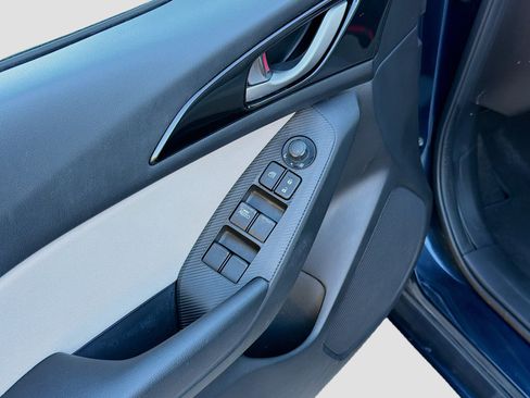 Used 2014 MAZDA MAZDA3 i Sport image 21