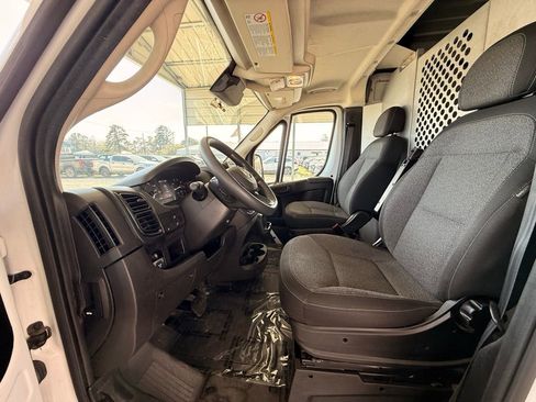 Used 2023 RAM ProMaster 2500 w/ Convenience Group image 10