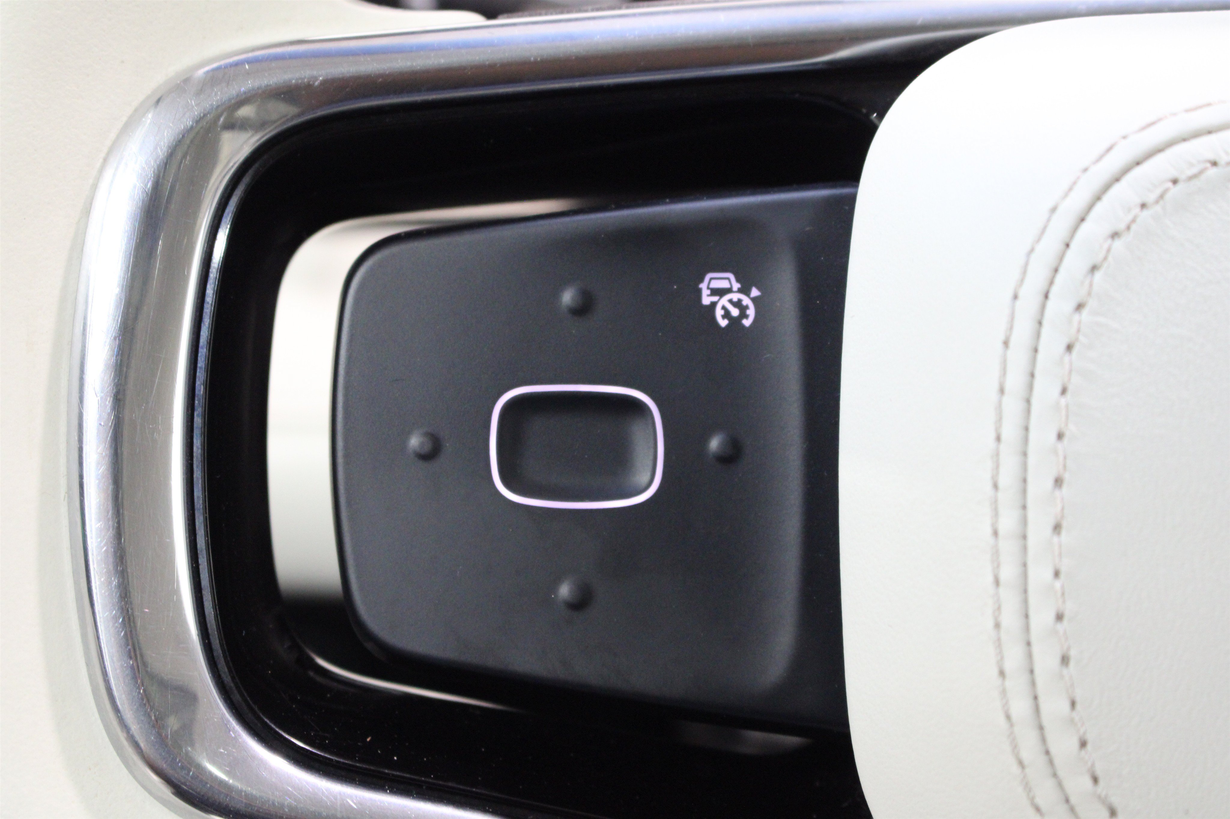Used 2024 Lincoln Nautilus Black Label AWD/4WD image 13