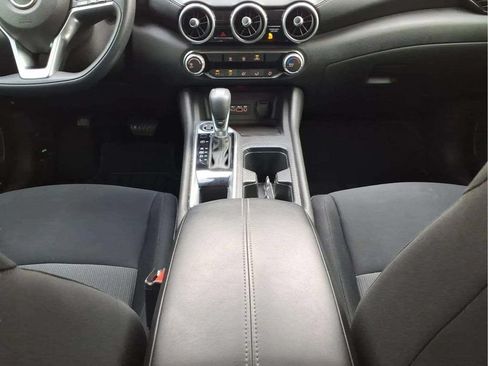 Used 2024 Nissan Sentra SV FWD image 10