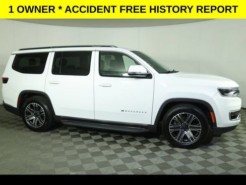 Used 2022 Jeep Wagoneer Series III AWD/4WD image 2