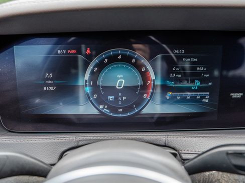Used 2019 Mercedes-Benz S 560 Sedan w/ AMG Line Exterior image 19