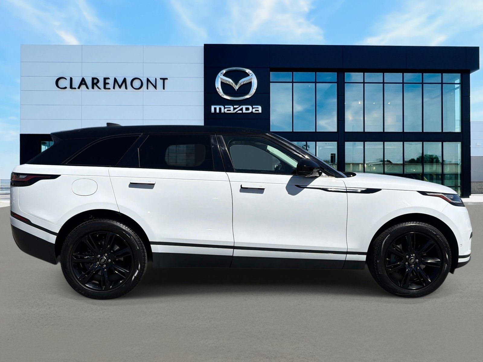Used 2021 Land Rover Range Rover Velar S AWD/4WD image 4